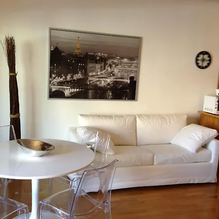 Milvia Apartment *
